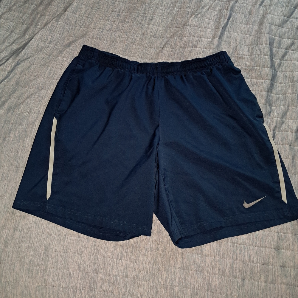 Nike Men's Navy Blue Athletic Shorts